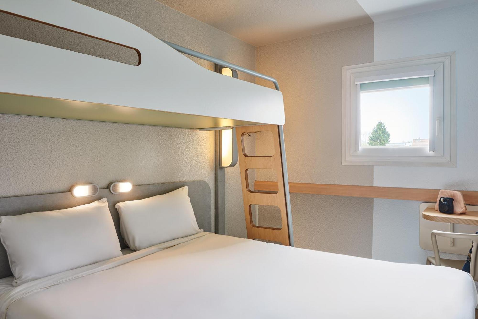 ibis budget Versailles Chateau Saint cyr l'Ecole Exterior foto